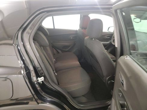 Used 2018 Chevrolet Trax LS AWD/4WD image 19