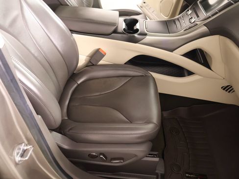 Used 2019 Lincoln Nautilus Select FWD image 13