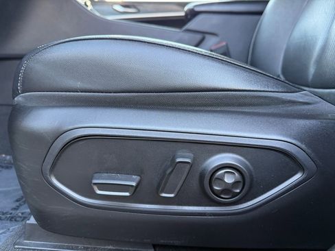 Used 2023 Jeep Grand Cherokee Limited w/ Luxury Tech Group II image 10