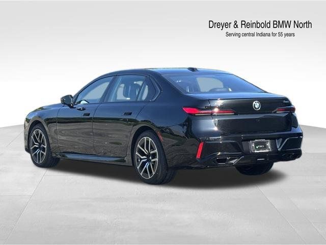 Used 2025 BMW 760i xDrive AWD/4WD image 4