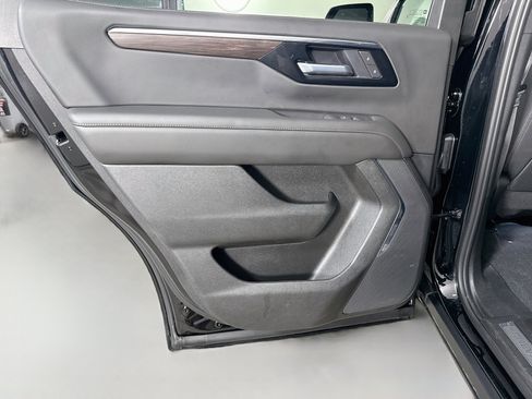 Used 2026 Chevrolet Tahoe Z71 AWD/4WD image 26