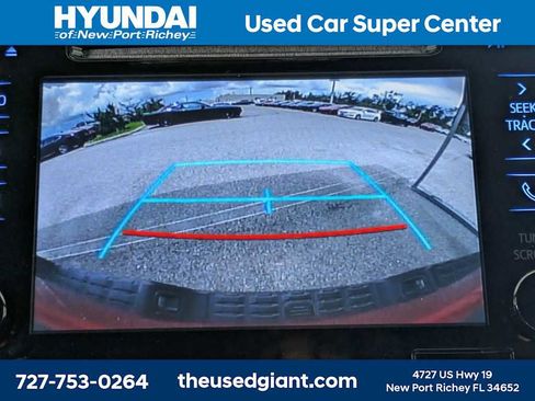 Used 2017 Toyota Tacoma TRD Sport w/ Tow Package RWD image 22