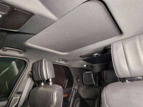 Used 2018 Land Rover Discovery HSE Luxury image 43