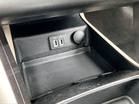 Used 2020 Ford Fusion SEL image 25