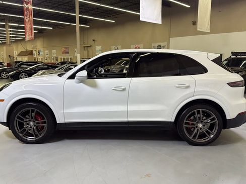 Used 2019 Porsche Cayenne AWD/4WD image 9