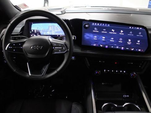 Certified 2025 Chevrolet Suburban Z71 image 31