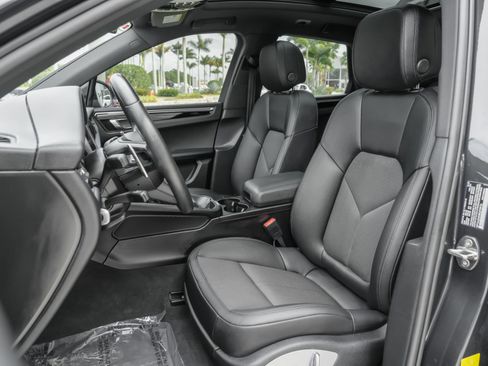 Used 2022 Porsche Macan image 7