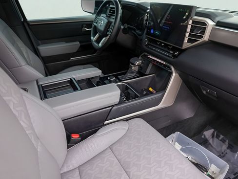 Used 2025 Toyota Tundra Limited w/ Power Package RWD image 32