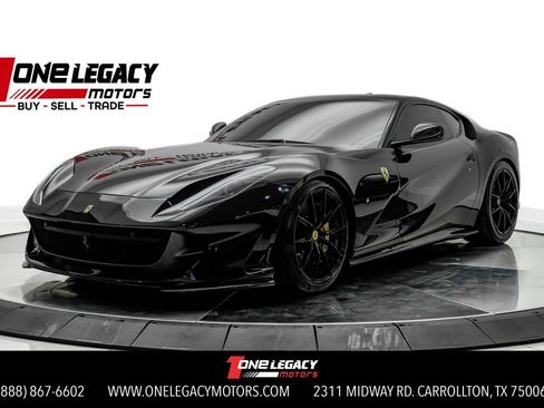 Used 2019 Ferrari 812 Superfast RWD image 1