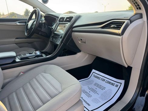 Used 2018 Ford Fusion SE w/ Fusion SE Technology Package FWD image 35