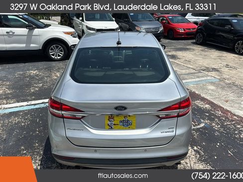 Used 2018 Ford Fusion SE w/ Equipment Group 602A FWD image 9