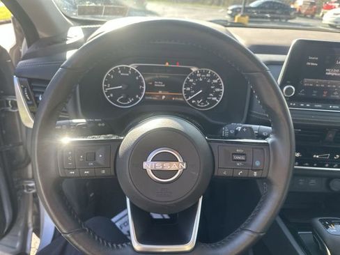 Used 2023 Nissan Rogue SV w/ SV Premium Package image 13