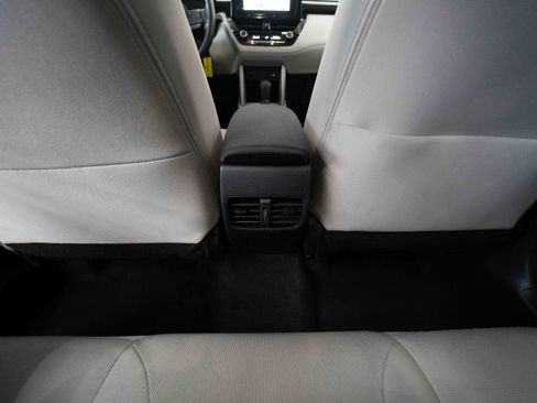 Used 2024 Toyota Corolla Cross L image 22