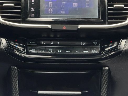 Used 2017 Honda Accord Touring image 21
