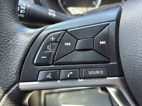 Used 2021 Nissan Kicks S FWD image 27