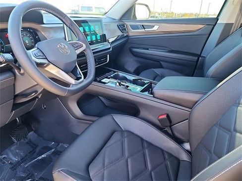 New 2026 Volkswagen Atlas SE FWD image 11