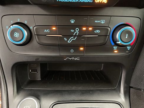 Used 2017 Ford Focus SE image 33