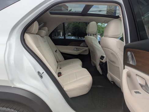 Used 2024 Mercedes-Benz GLE 450 4MATIC image 42