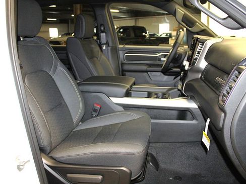 New 2026 RAM 1500 4x4 Crew Cab image 31