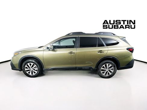 Used 2022 Subaru Outback Premium image 4