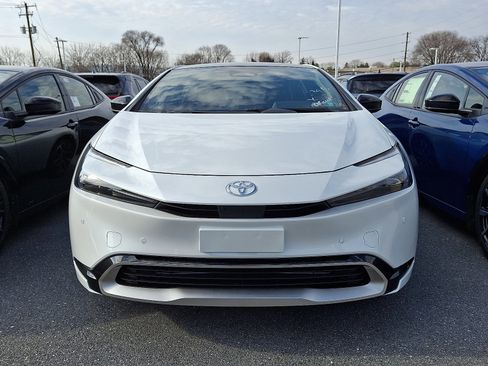 New 2026 Toyota Prius Plug-In Hybrid image 2
