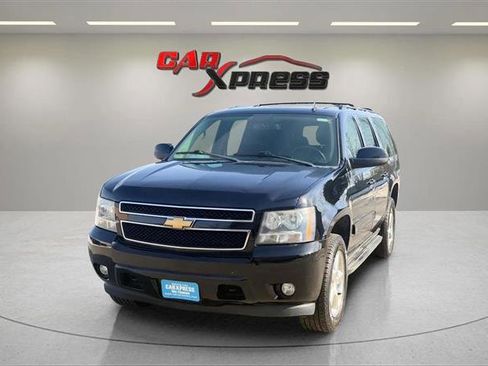 Used 2012 Chevrolet Suburban LT w/ Luxury Package image 2