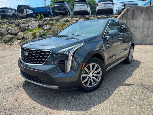 Used 2020 Cadillac XT4 Premium Luxury AWD/4WD image 2