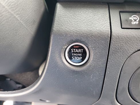 Used 2025 Nissan Frontier SV image 22