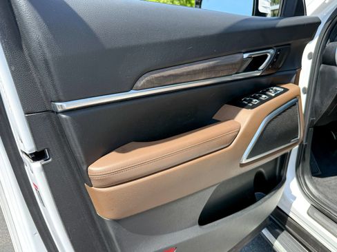Used 2021 Kia Telluride SX w/ SX Prestige Package AWD/4WD image 16