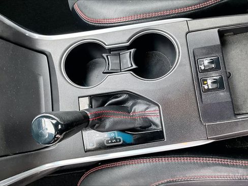 Used 2016 Toyota Camry XSE image 16