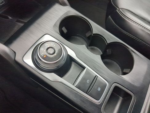 Used 2025 Ford Escape Platinum image 28