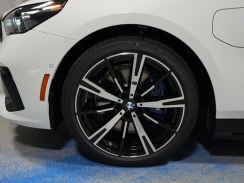 New 2027 BMW 550e xDrive AWD/4WD image 34