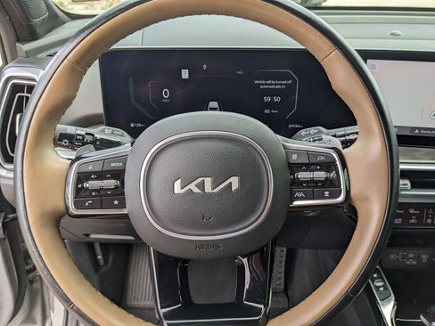 Certified 2025 Kia Sorento S image 33