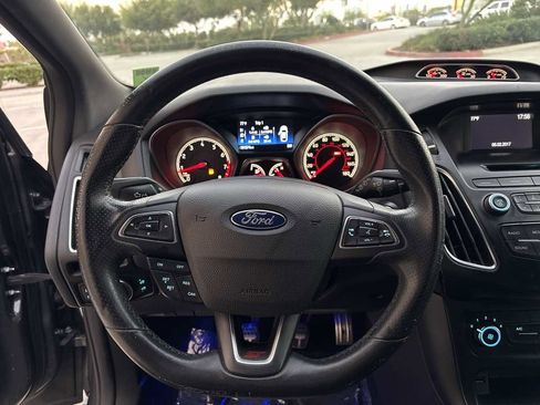 Used 2017 Ford Focus ST image 21