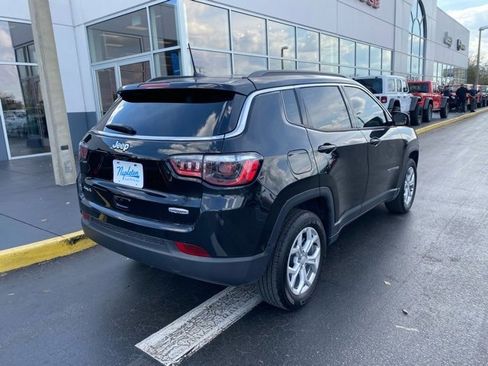 Used 2024 Jeep Compass Latitude image 8