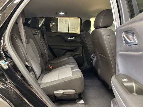 Used 2025 Chevrolet Blazer LT FWD image 27
