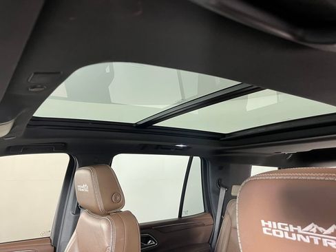 Used 2021 Chevrolet Tahoe High Country w/ Premium Package image 25