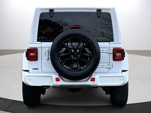 Certified 2021 Jeep Wrangler Unlimited Sahara image 8
