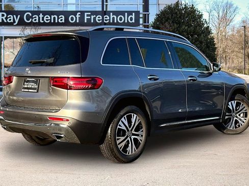 Used 2026 Mercedes-Benz GLB 250 4MATIC image 2