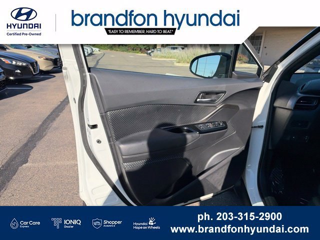 Used 2019 Toyota C-HR XLE FWD image 11