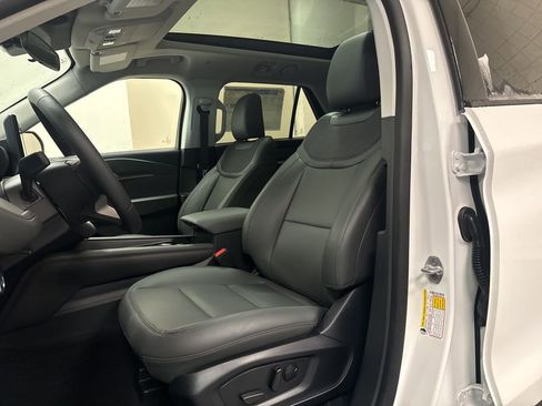 New 2026 Ford Explorer Active w/ Active Comfort Package AWD/4WD image 3