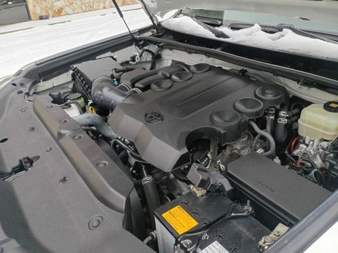 Used 2020 Toyota 4Runner image 40