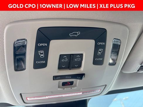 Used 2023 Toyota Sienna XLE w/ XLE Plus Package FWD image 21