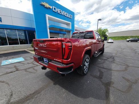 Used 2024 GMC Sierra 3500 Denali w/ Technology Package AWD/4WD image 7