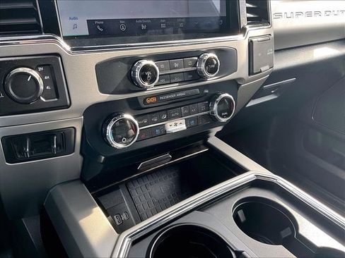 Used 2022 Ford F250 Lariat w/ Tremor Off-Road Package image 27