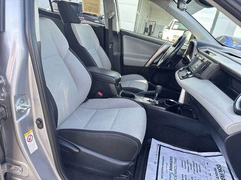 Used 2018 Toyota RAV4 XLE image 24