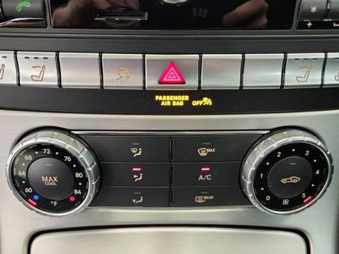 Used 2014 Mercedes-Benz SLK 250 image 19