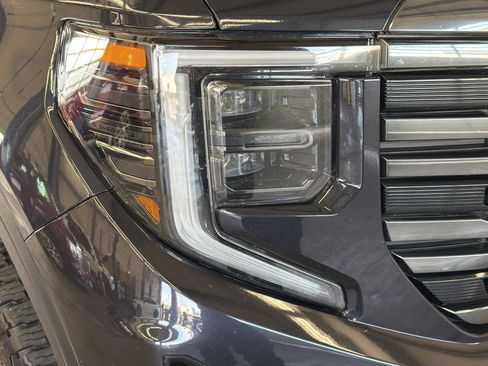 Used 2024 GMC Sierra 1500 AT4 w/ AT4 Preferred Package AWD/4WD image 3