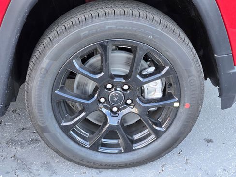 New 2026 Jeep Compass Latitude image 9