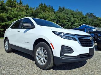 Used 2022 Chevrolet Equinox LS w/ LS Convenience Package image 1